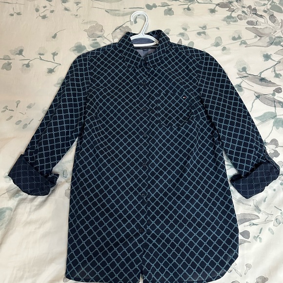 Tommy Hilfiger button up women’s blouse, size small. - Picture 3 of 5